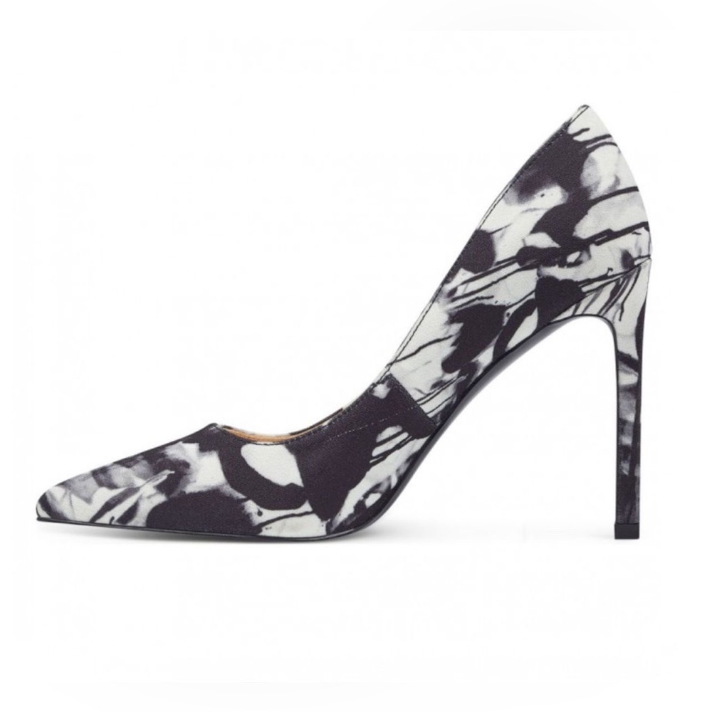 Nine West Pumps Abstract Graphite Size 8 | Black and White